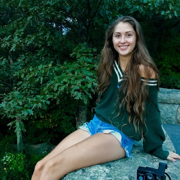 Meet your Posher, Macy - Picture 1 of 1